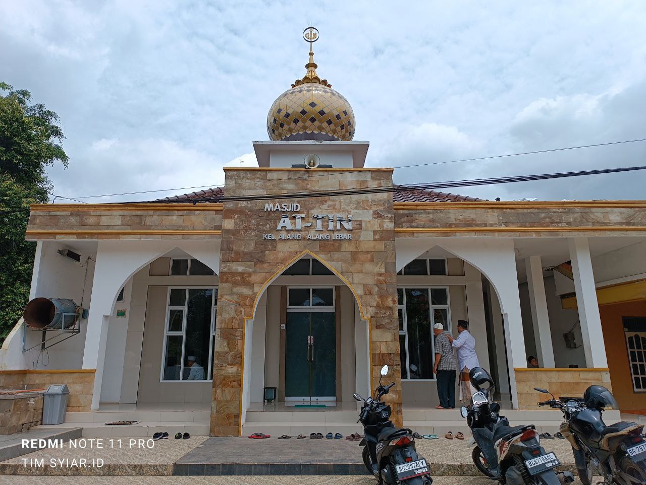 Foto Cover MASJID AT - TIN JLN JEPANG ALANG ALANG LEBAR PALEMBANG - ALANG ALANG LEBAR,Sumatera Selatan